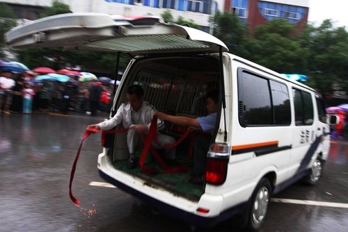 湖南男子法院枪杀法官