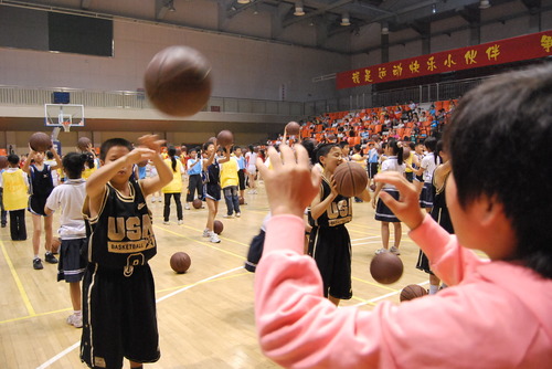 武汉妇联 让我玩 篮球联赛暨年度表彰大会(图)