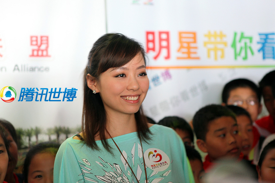 [女星] 张靓颖光芒 四射初显天后风采(贴图)_明星