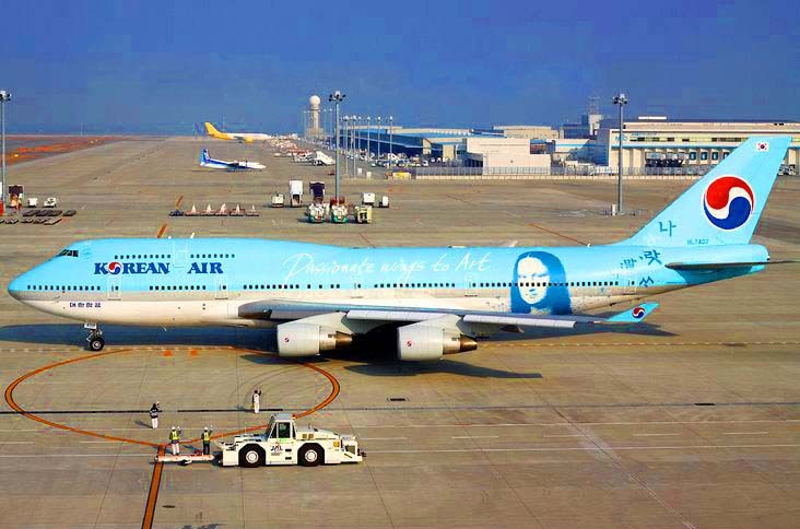 韩国航空彩绘飞机