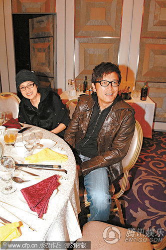 TVB《刑警》杀青 苗侨伟黄日华自掏腰包请吃