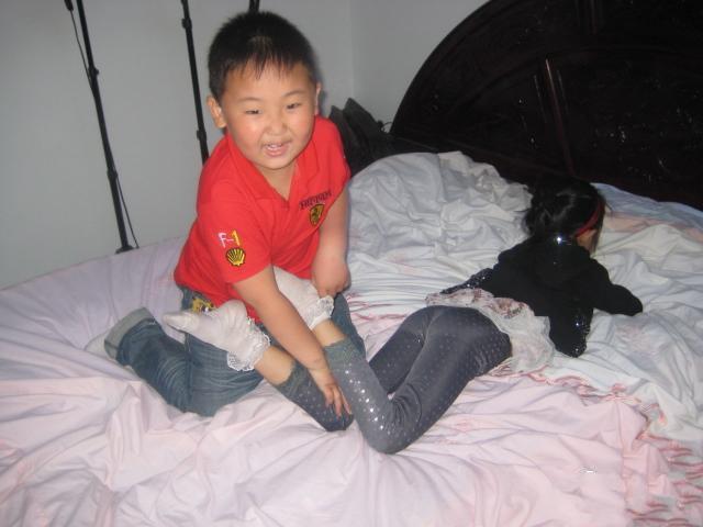 零零后模仿<em>成人</em>玩自拍