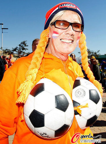 首轮十大 世界波 美女万千胸怀天下(组图)_201