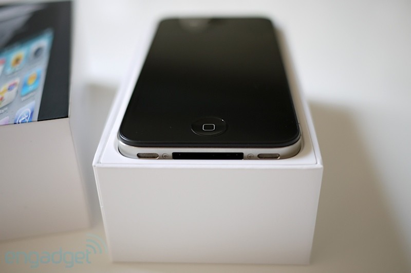 苹果iPhone 4详细开箱图赏