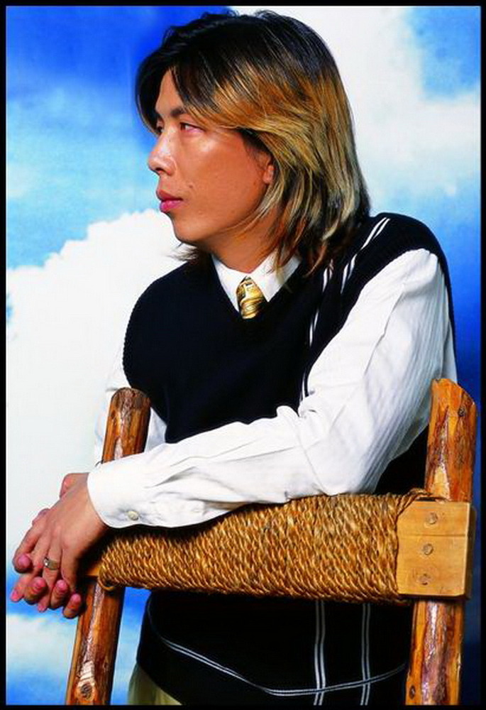 游戏经:游戏蜗牛董事长兼总经理石海家里突然有一只蜜蜂什么预兆图片