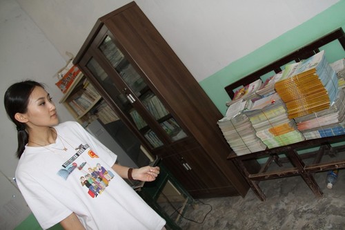 组图:林鹏基金在路上 翻山越岭爱心忙