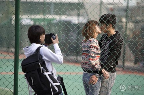 组图:《无人驾驶》预告片刻画迷失都市情感