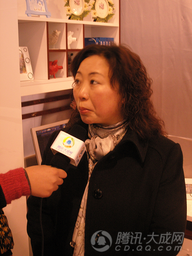 专访成都名扬世佳家具公司营销总监唐素坤