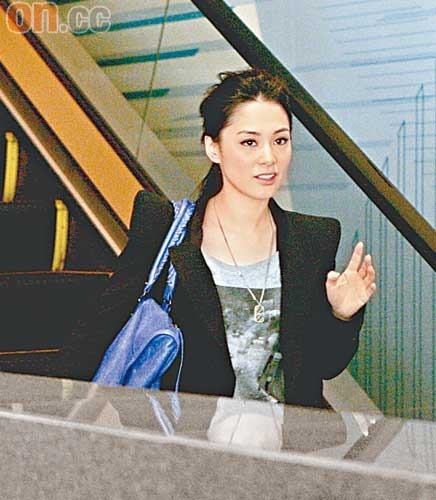 组图:阿Sa吃相阿娇偷拍做证 Twins合体受访问