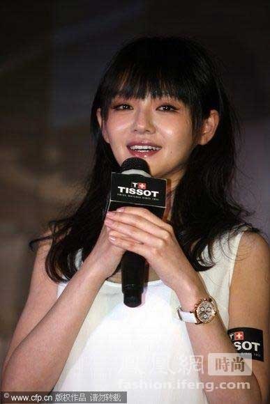 大S西安代言似16岁少女 央视记者水瓶砸老板