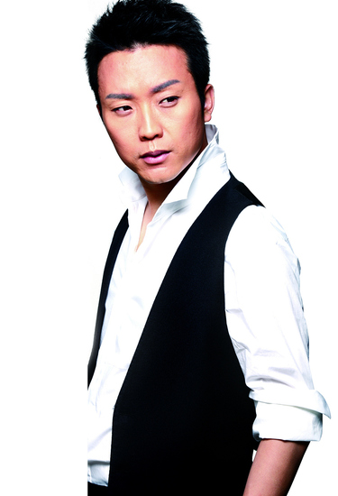 李玉刚柔美写真我本<em>是男</em>儿郎 (图)_型男装扮_女