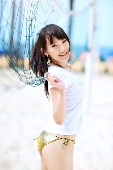 时尚服饰清纯美女写真图片