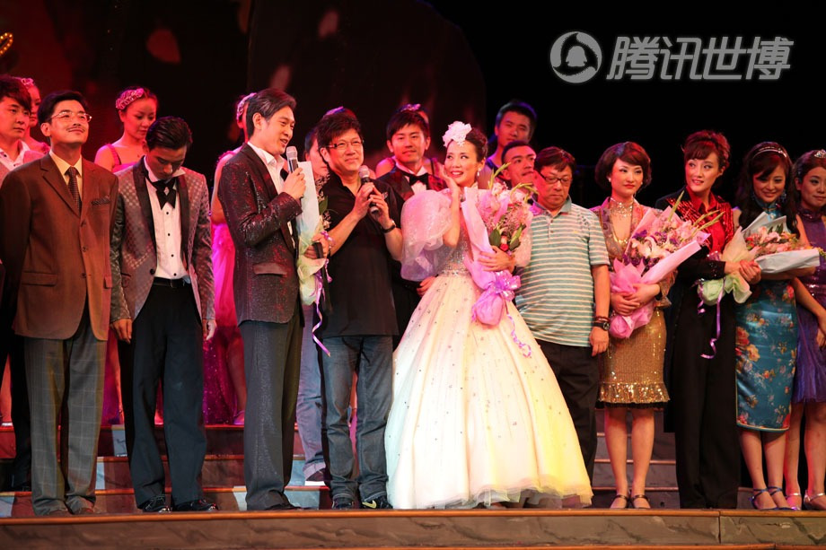 故事以姚小蝶在香港重开演唱会