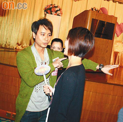 组图:李克勤撇环球亲无线 担任世界杯节目主持