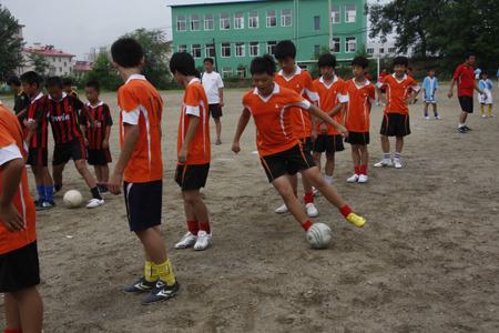 延边州青少年校园足球夏令营活动圆满落幕