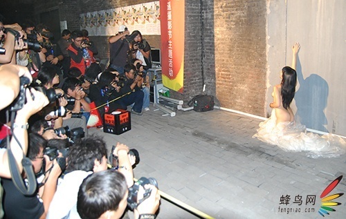 揭秘人体<em>私拍</em>:300元拍两小时 成艳照源头(图)_