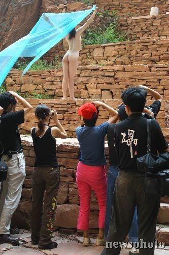 揭秘人体<em>私拍</em>:300元拍两小时 成艳照源头(图)_