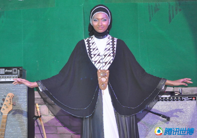 高清:穆斯林时装秀精致亮相 诠释独特潮流