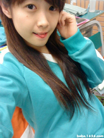 台湾清纯<em>正妹</em>梓晴夏日<em>可爱</em>照