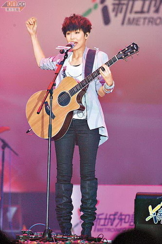 容祖儿带腰伤献唱 林峰大方回应负面新闻【图】