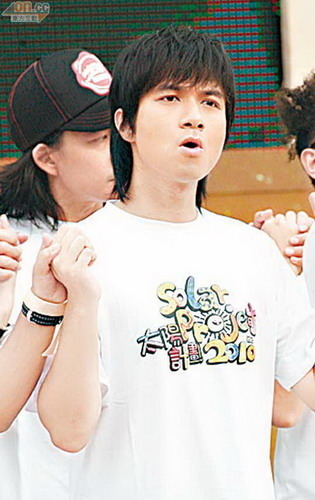 陈奕迅关暖港人 爱战胜一切传播鼓励信息【图】