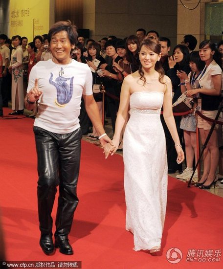 海清留梨花头变可爱女人 伊能静低胸装挤出深沟【图】