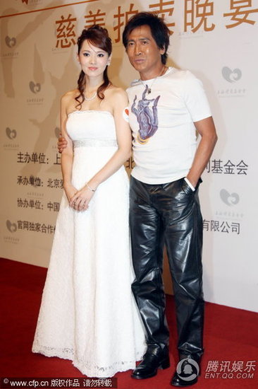 海清留梨花头变可爱女人 伊能静低胸装挤出深沟【图】