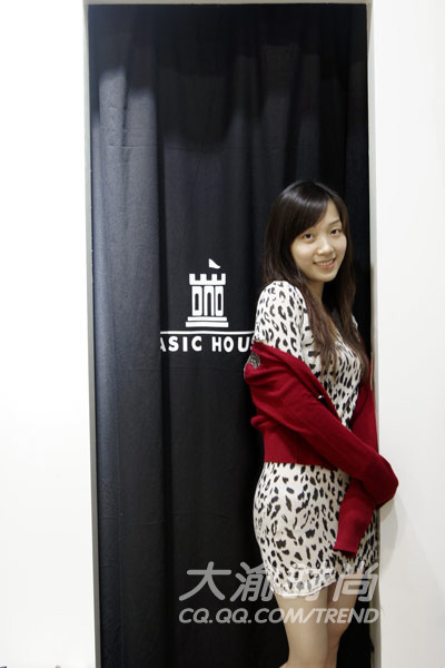 美女出镜 带你触手2010秋冬八大时尚