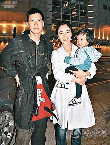 陈奕迅黑脸送康堤上学 开学日各星出动相陪子女【图】