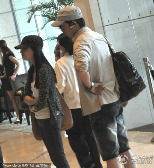 董洁潘粤明现身秀恩爱【图】