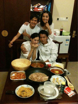 张柏芝探班谢霆锋秀恩爱 亲自下厨犒劳老公【图】