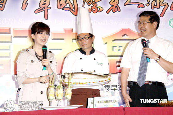 孟庭苇参加日月潭万人泳渡活动 担亲善大使【图】