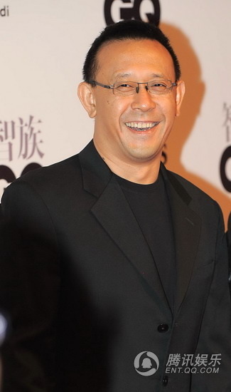 钟欣桐不敢拼露玩性感 董洁潘粤明十指紧扣【图】