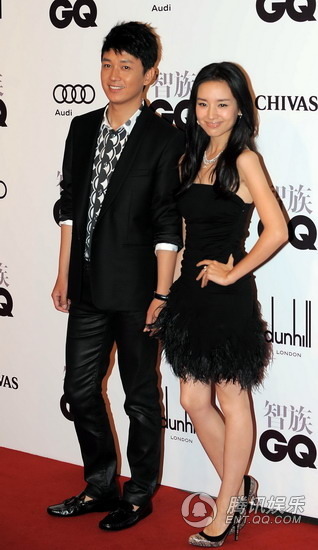 钟欣桐不敢拼露玩性感 董洁潘粤明十指紧扣【图】