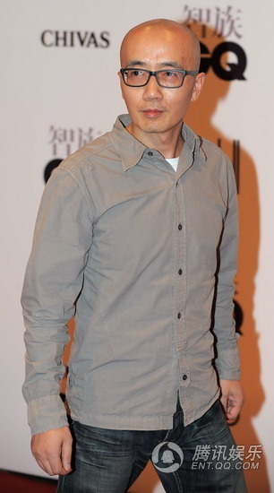 钟欣桐不敢拼露玩性感 董洁潘粤明十指紧扣【图】