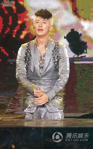 林峰颈椎移位倒地送院 容祖儿叹最红代价【图】