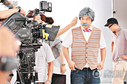 陈奕迅狂亲俏护士 徐濠萦不再亲送爱女【图】