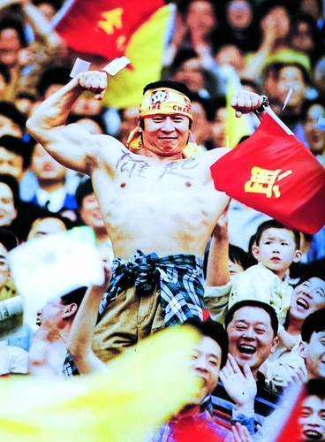 健美冠军找<em>过年</em>钱 劫杀女保险员受审 _‖热点