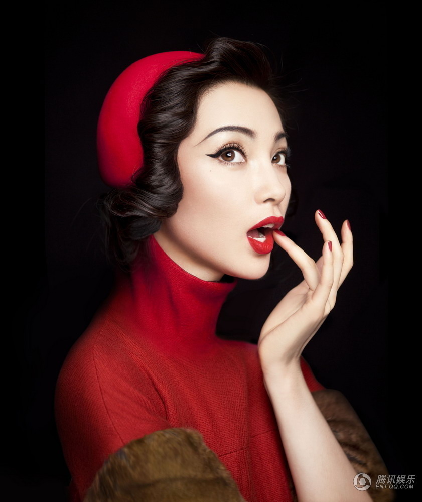 高清:李冰冰登杂志封面 获时尚界赞誉镂冰雕琼