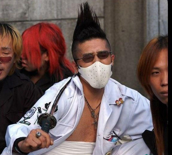 组图:日本街拍90后非主流亮瞎你的双眼_广播站