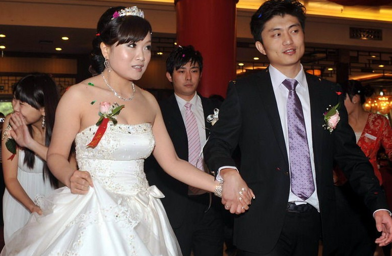 昨日陕西省奥运冠军郭文珺与杜雷在西安完婚
