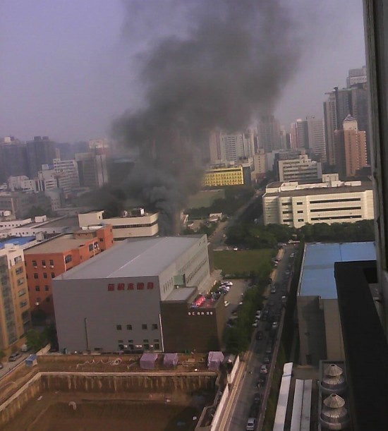 西安高新区大唐制药厂房起火 职工被困获救