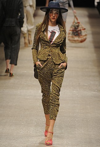 vivienne 1070509_1200x1000_0.jpg