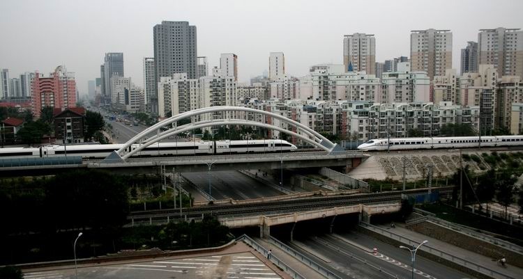 组图:在京津城际体验陆地飞行的快感