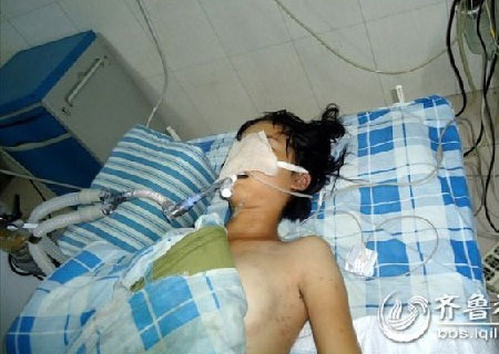 山东<em>13岁</em>女生<em>头发</em>过长被赶出校门后自杀-【新