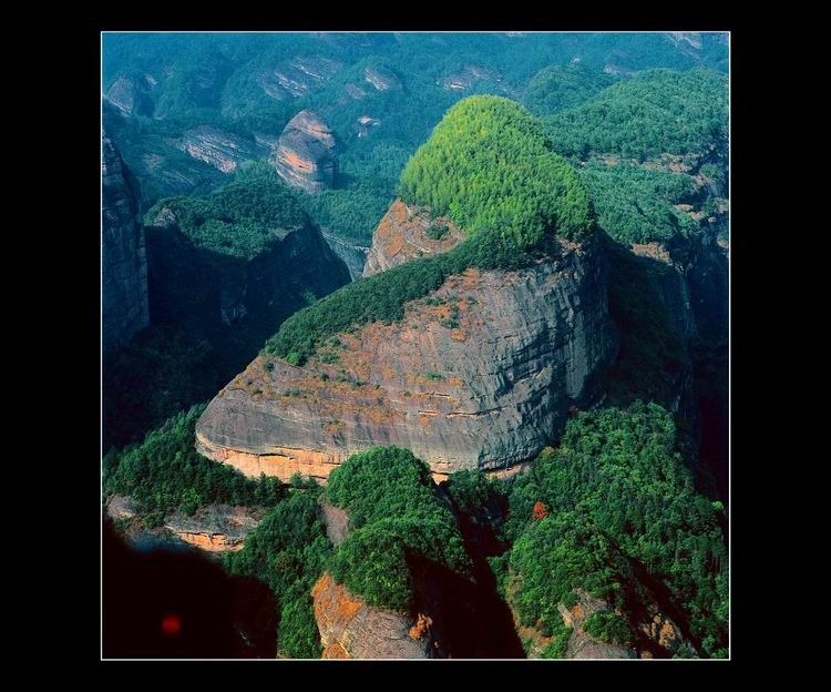 湖南莨山丹霞地貌(宋举浦摄)