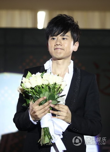 张杰演唱会搬盗梦空间场景 有望当场向谢娜求