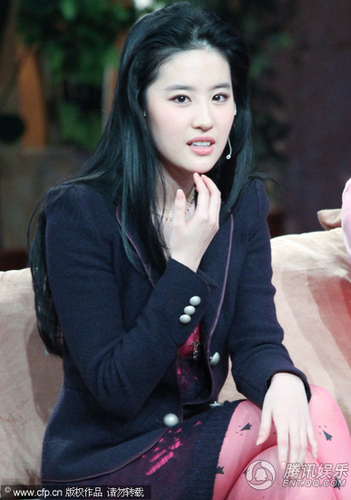 刘亦菲性感图片大全_神仙姐姐刘亦菲有主儿了盘点女神的性感瞬间