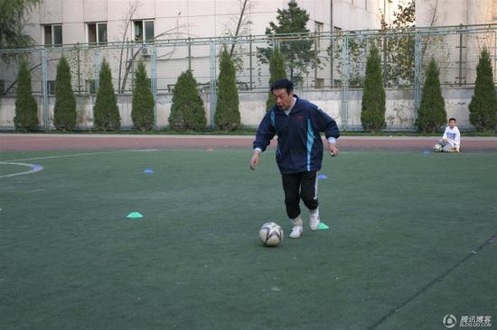 北京足管中心深入基层学校 了解校园足球现状