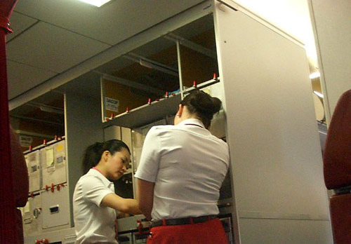 国际马拉松奖金多少_国际空姐月收入多少